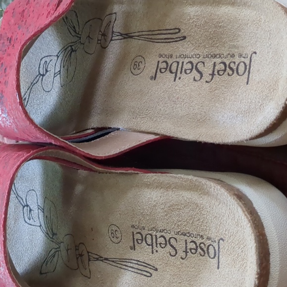 JOSEF SEIBEL* red size 39 slip on comfort side buckle rubber sole ladies sandals - Picture 10 of 15